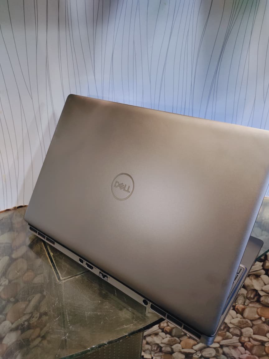 Dell Precision 7560 Extreme Workstation - Image 9